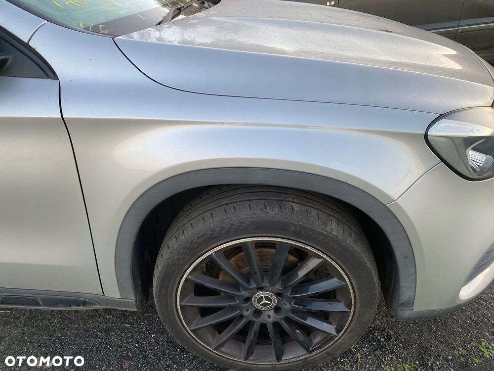 MERCEDES gla 156 amg blotnik prawy kolor 761 igla - 1