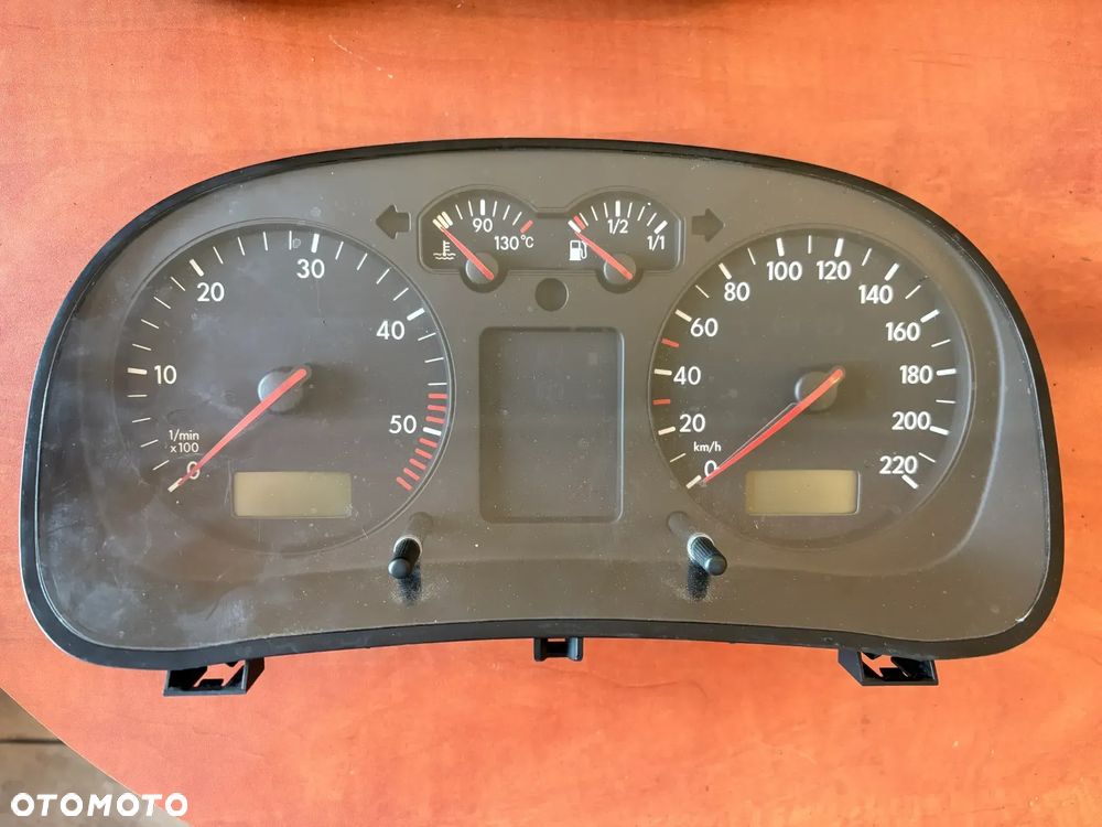 LICZNIK VW GOLF IV 1.9 TDI 1J0919880D - 1