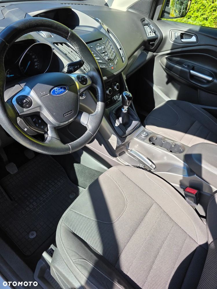Ford Kuga 2.0 TDCi FWD Trend - 4