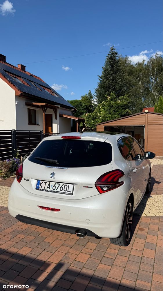 Peugeot 208 - 4