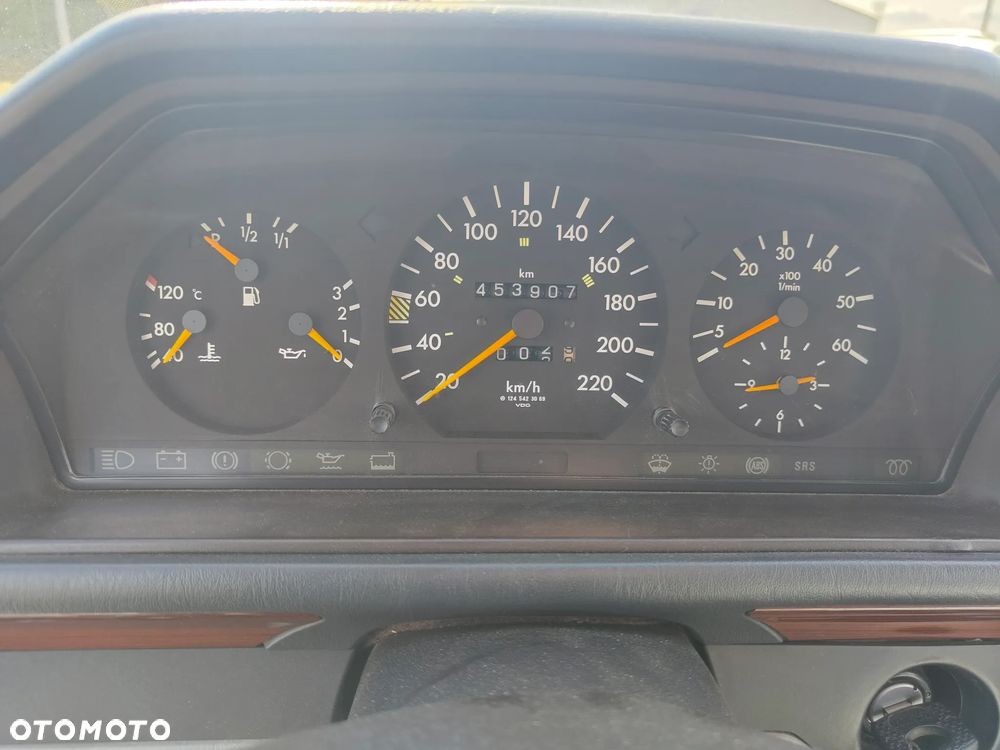 Mercedes-Benz W124 (1984-1993) - 12