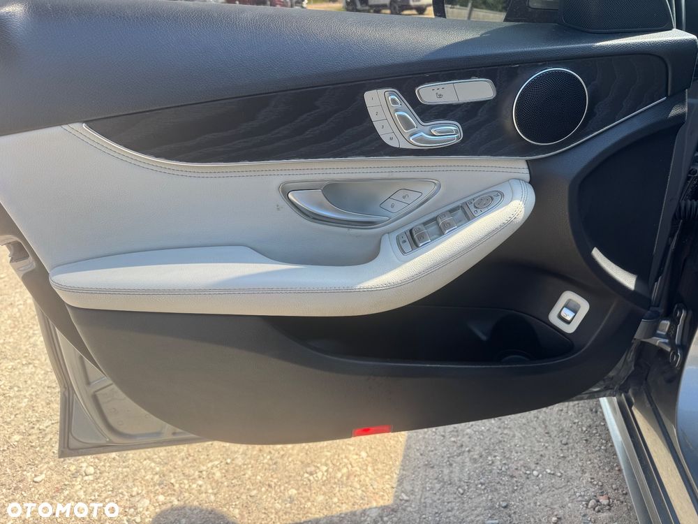 Mercedes-Benz Klasa C 300 7G-TRONIC AMG Line - 9