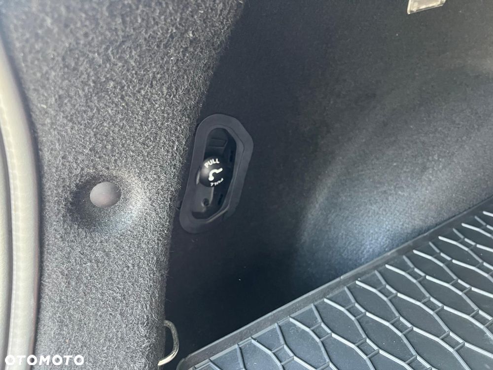 Renault Kadjar TCe 140 EDC GPF BLACK EDITION - 20