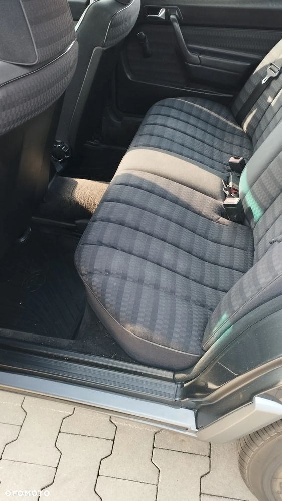Mercedes-Benz W201 (190) - 9