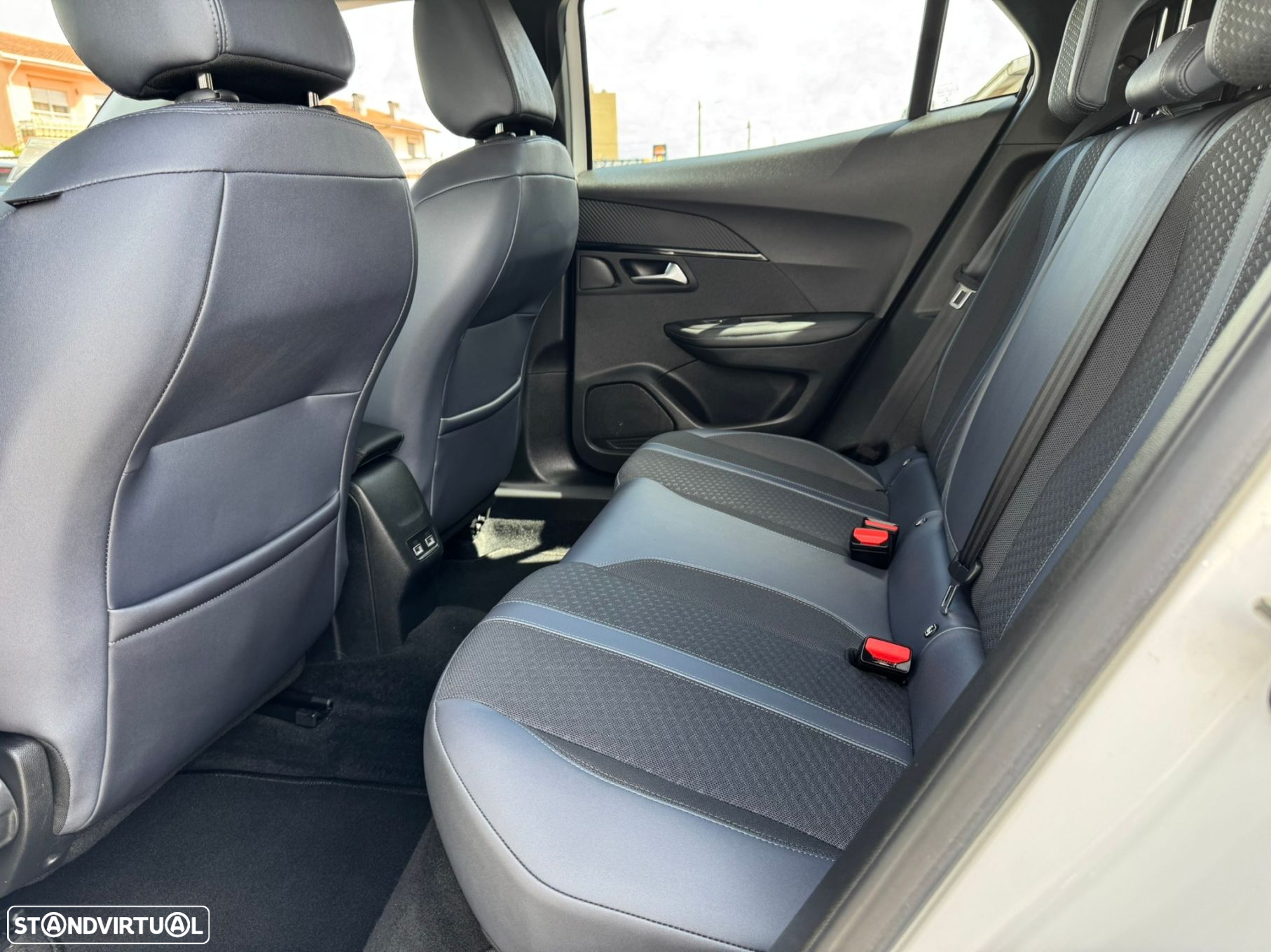 Peugeot 2008 1.5 BlueHDi Allure - 10