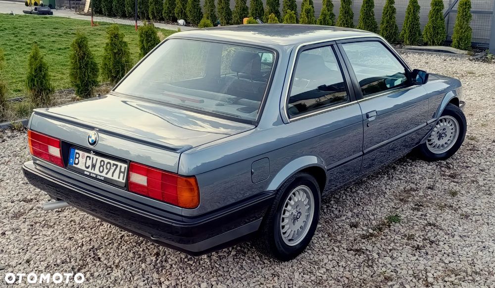 BMW Seria 3 318i - 24