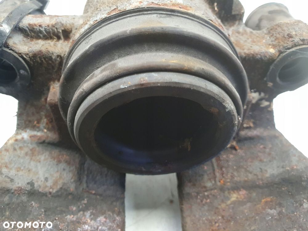 Volvo S60 II V60 I PRZEDNI ZACISK HAMULCOWY prawy przód pasażera 31471664 - 12