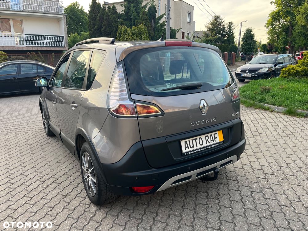 Renault Scenic dCi 110 Xmod Paris - 12