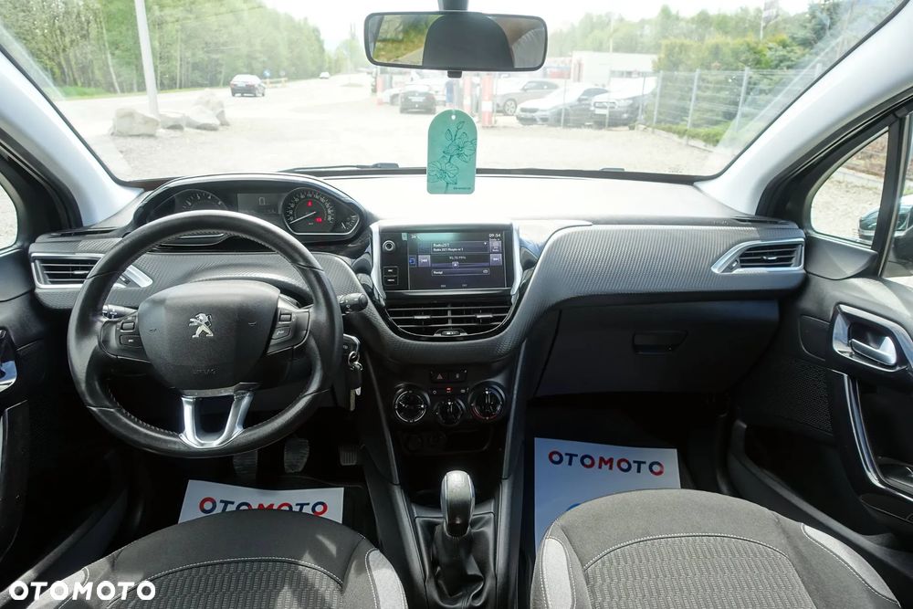 Peugeot 208 82 PureTech Style - 9