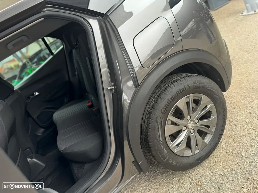 Peugeot 2008 1.2 PureTech Active Pack EAT8 - 11