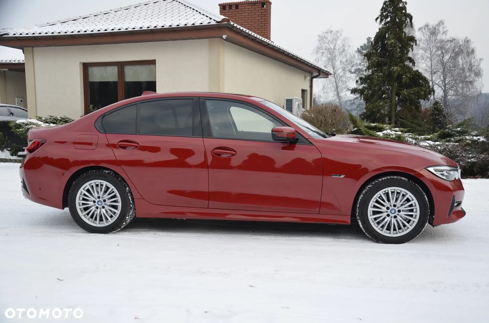 BMW Seria 3 320e Sport Line - 12