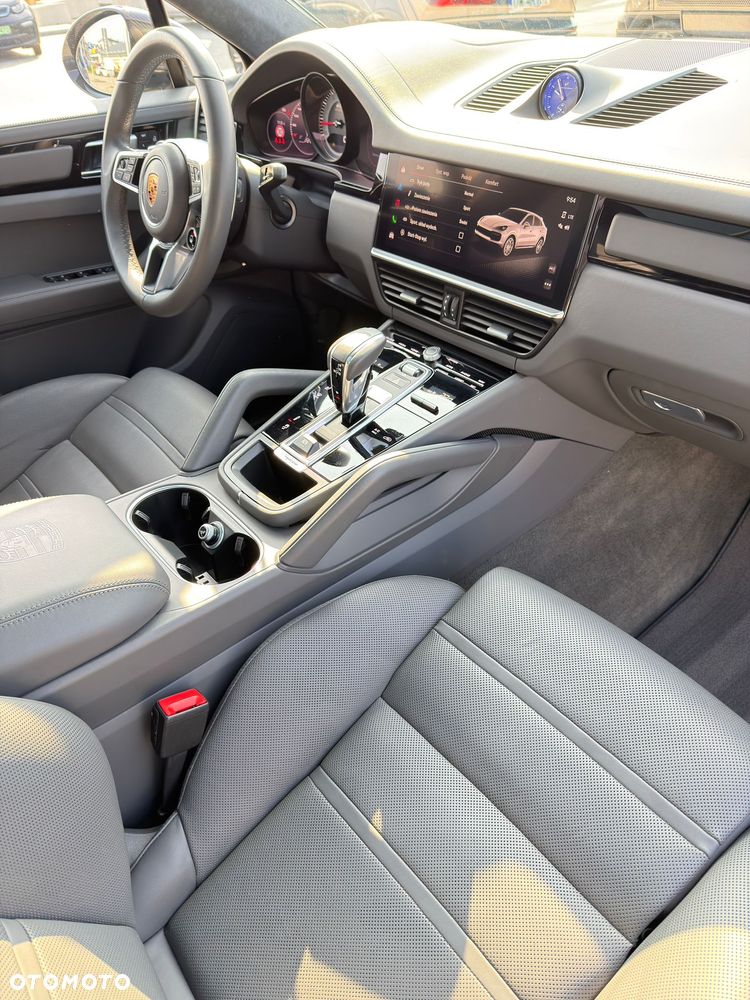 Porsche Cayenne - 30