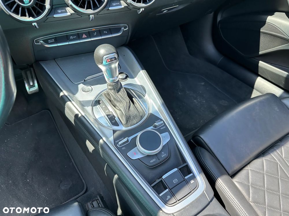 Audi TT Roadster - 16
