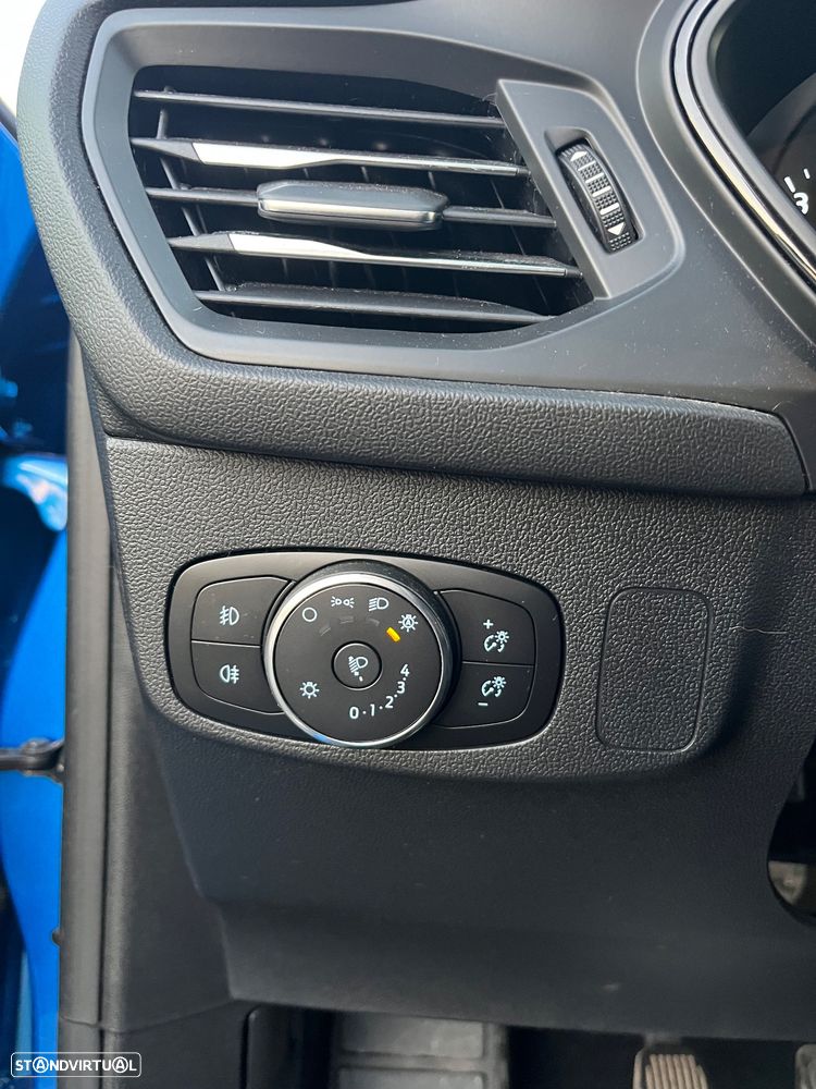 Ford Focus 1.0 EcoBoost Hybrid ST-LINE X - 13