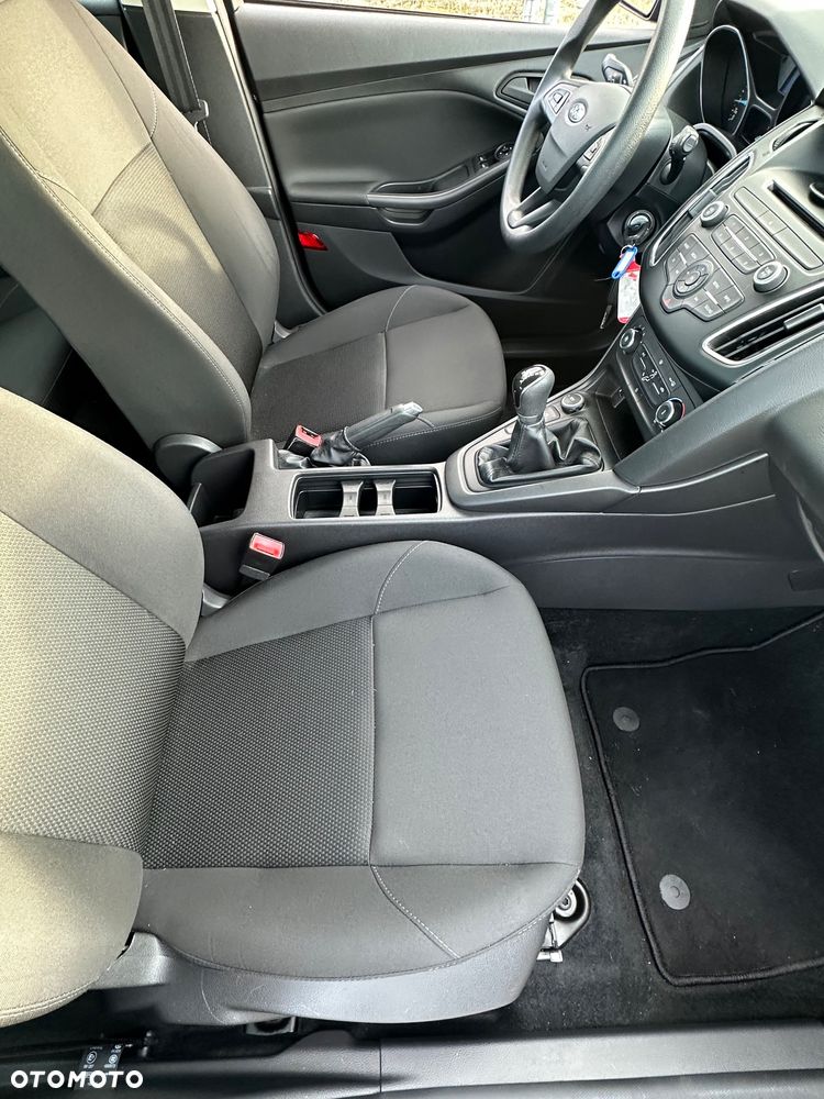Ford Focus 1.0 EcoBoost Ambiente - 6