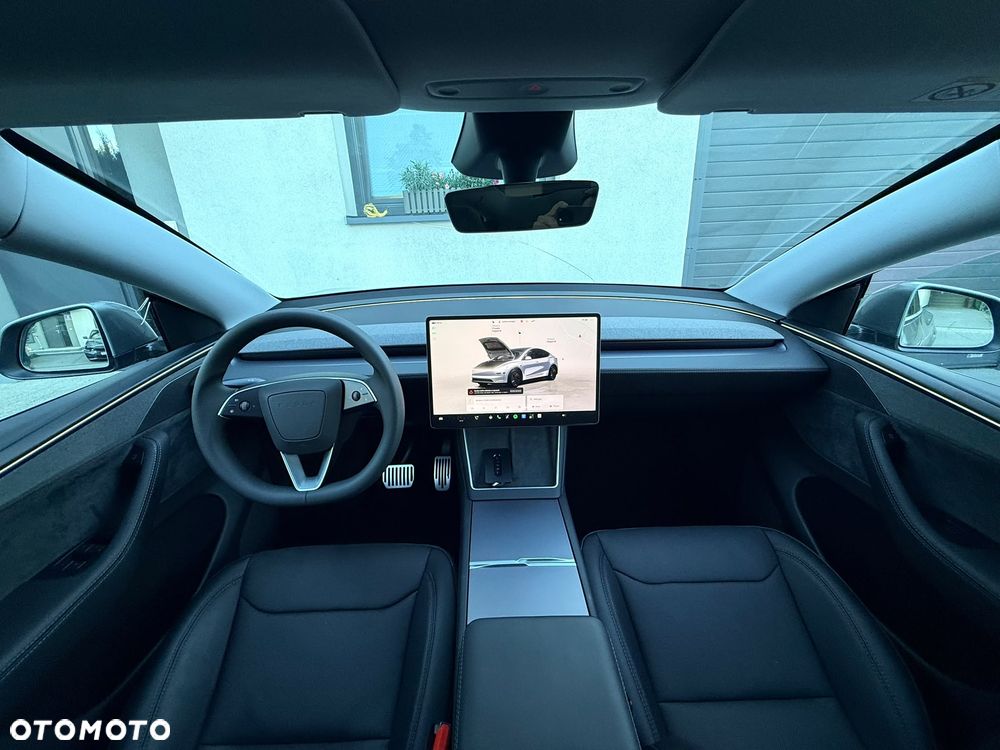 Tesla Model Y Long Range AWD - 19