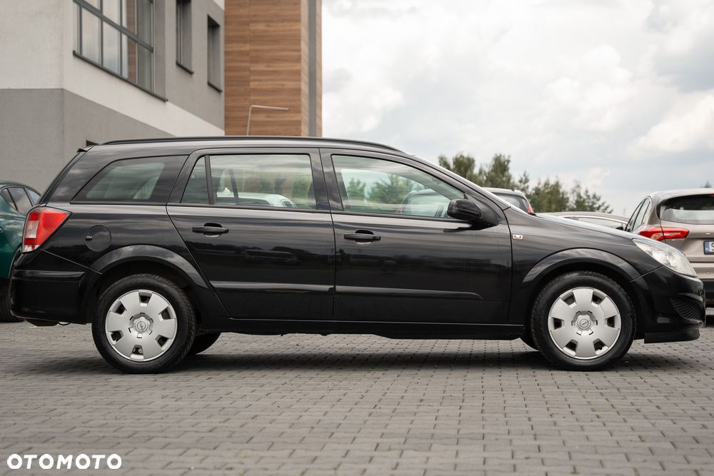 Opel Astra 1.7 CDTI Essentia - 17