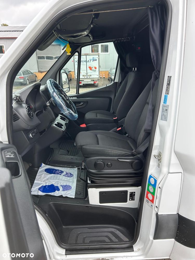Mercedes-Benz Sprinter - 21
