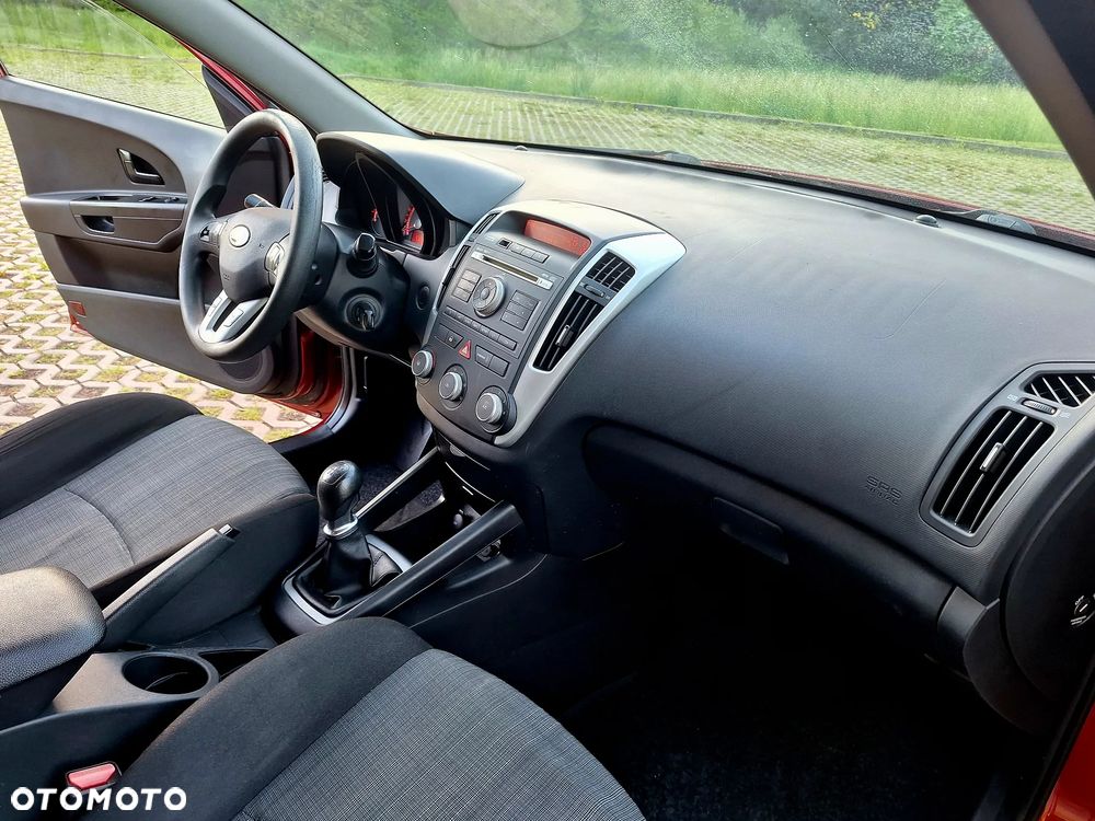 Kia Ceed 1.4 CVVT ISG Spirit - 21
