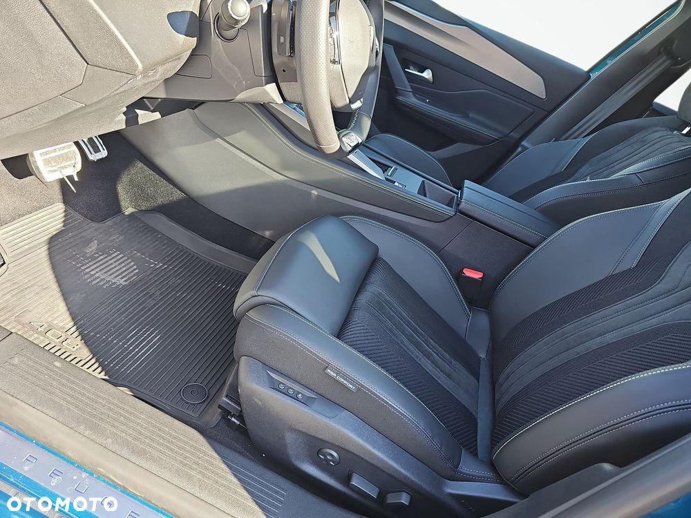 Peugeot 408 - 10