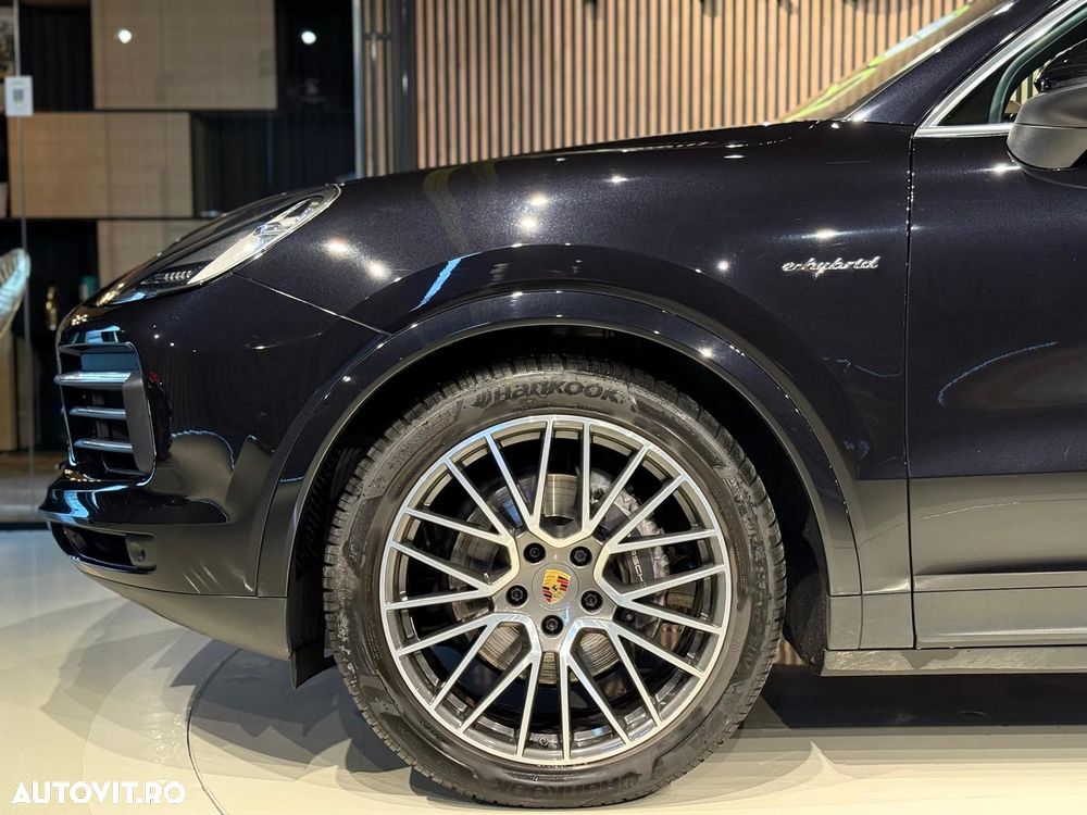 Porsche Cayenne - 21