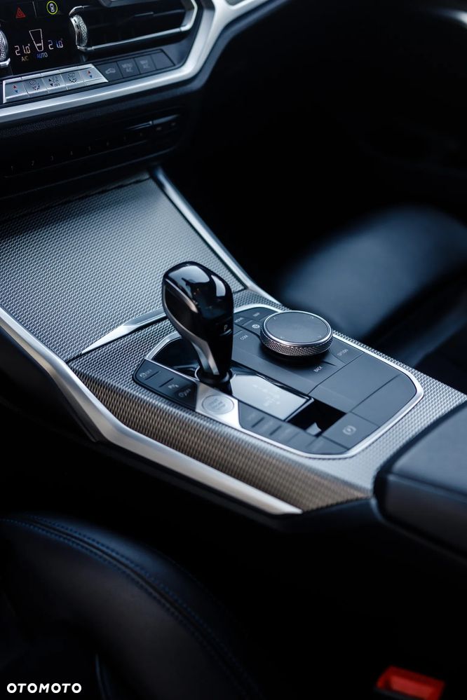 BMW Seria 3 318d M Sport Shadow - 8