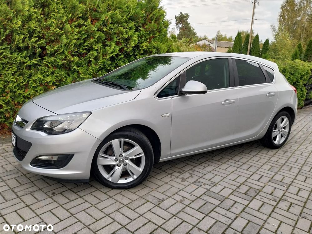Opel Astra 2014 photo 2
