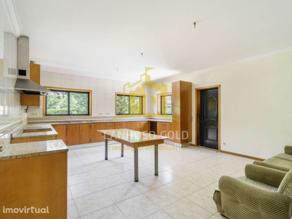 Moradia T4 em Amares - Conforto, Espaço e Excelente Localização - Grande imagem: 5/33