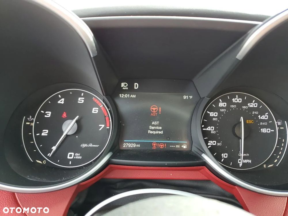 Alfa Romeo Giulia 2.0 Turbo 16V AT8-Q4 Ti - 10