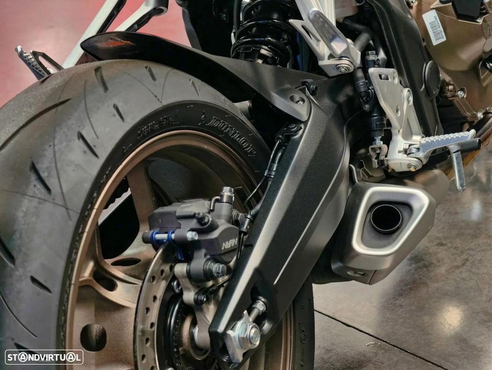 Honda CB - 8