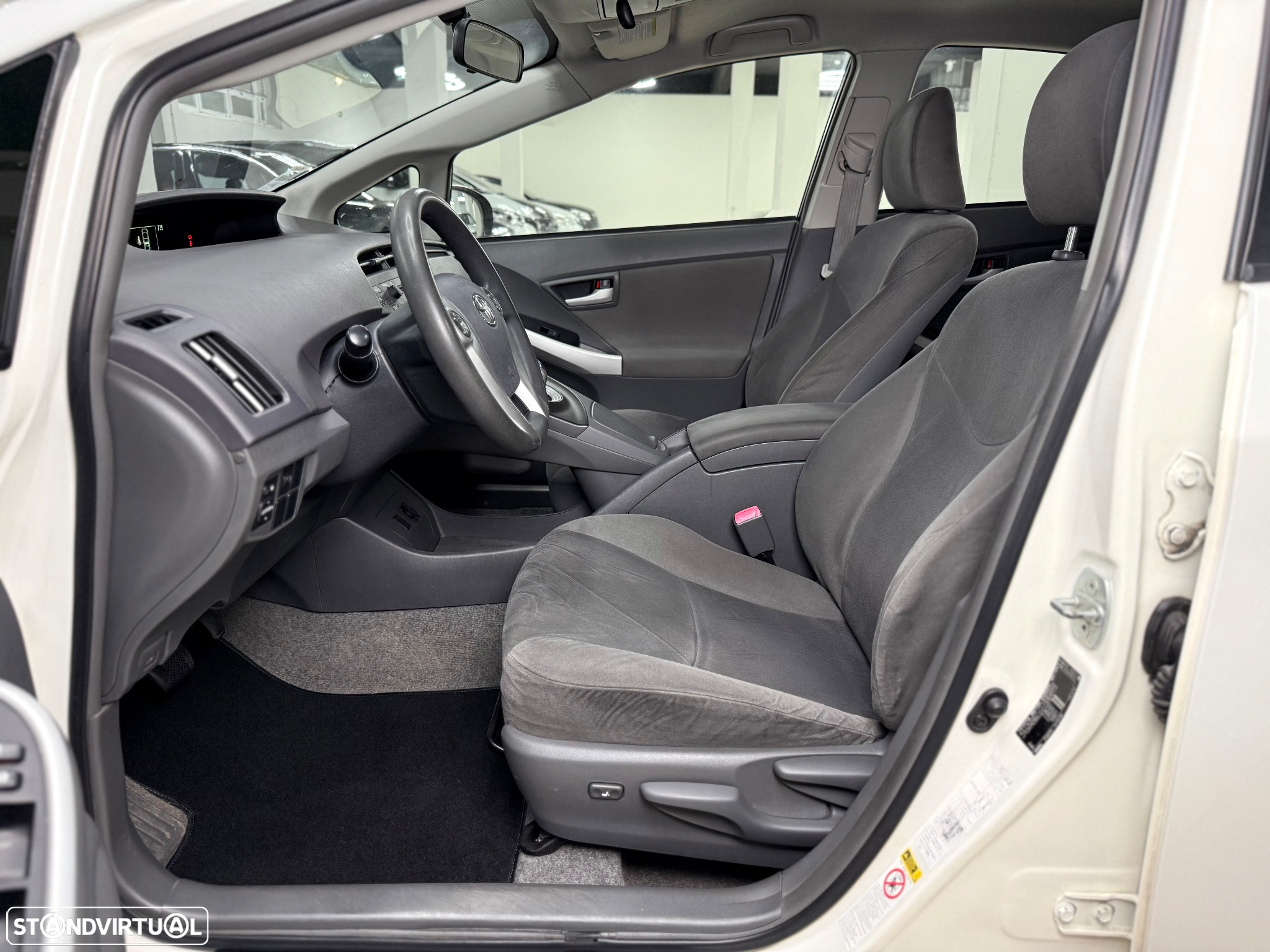 Toyota Prius 1.8 - 12