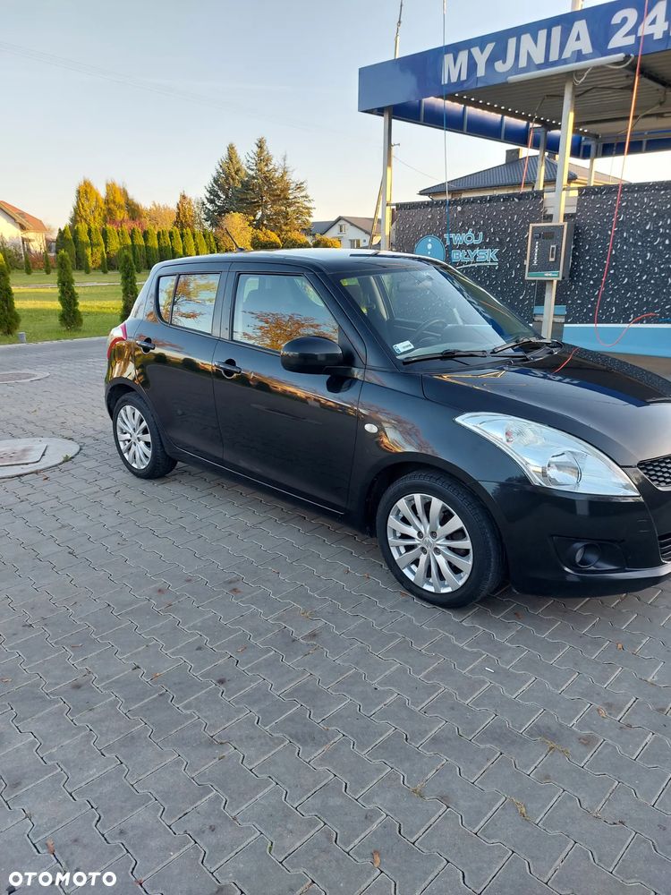 Suzuki Swift 2010 photo 4