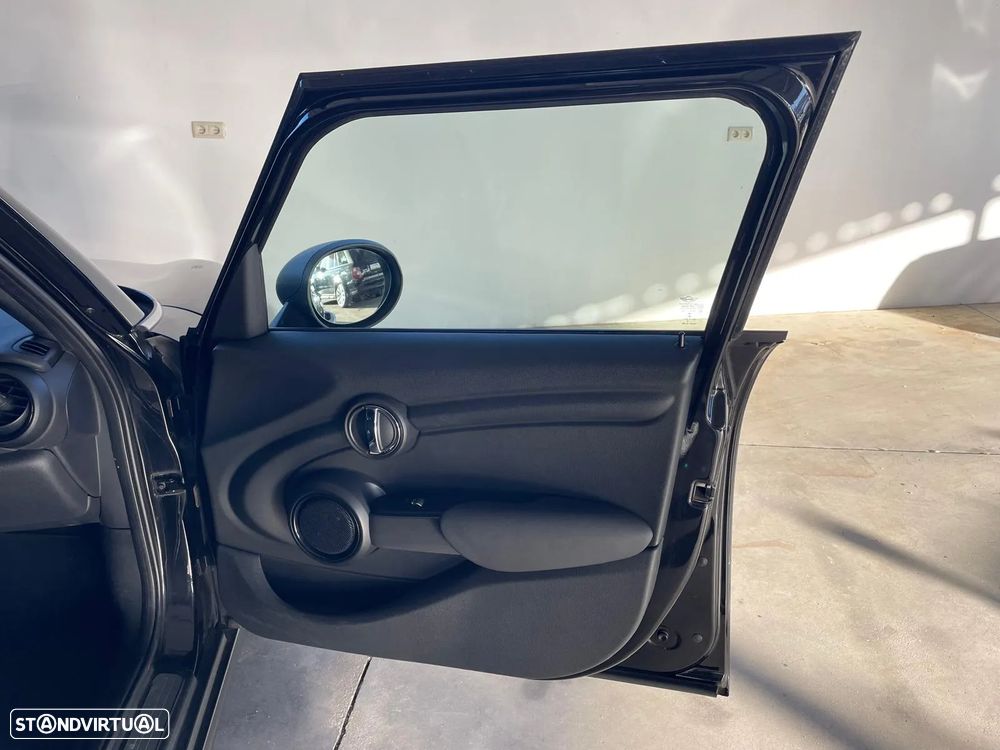 MINI 5 Portas One D - 27