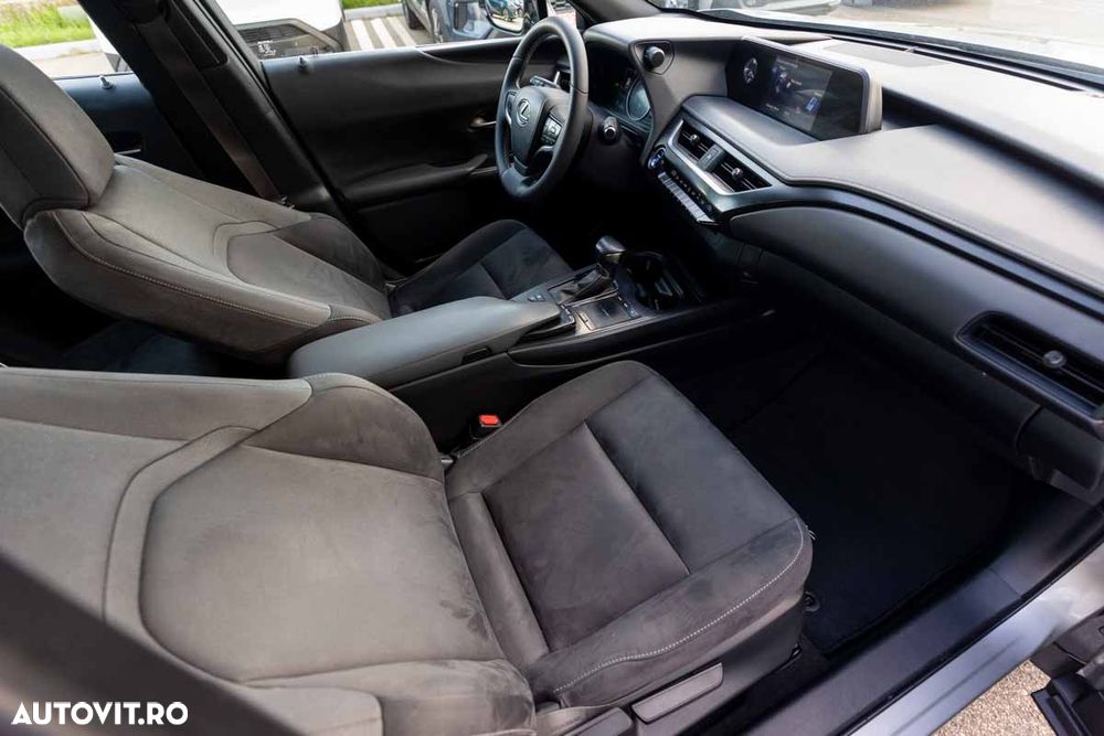 LEXUS UX 2021 — imagine 12