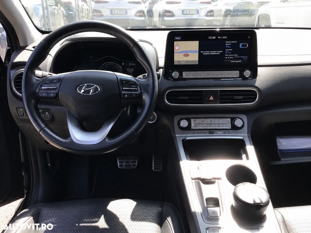 Hyundai KONA Premium - 4