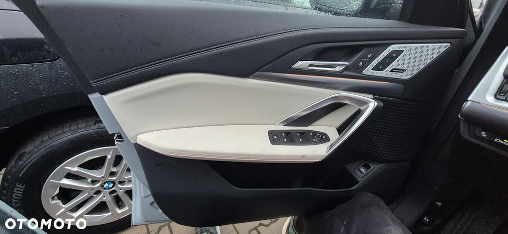 BMW iX2 eDrive20 66.5kWh M Sport Edition - 28