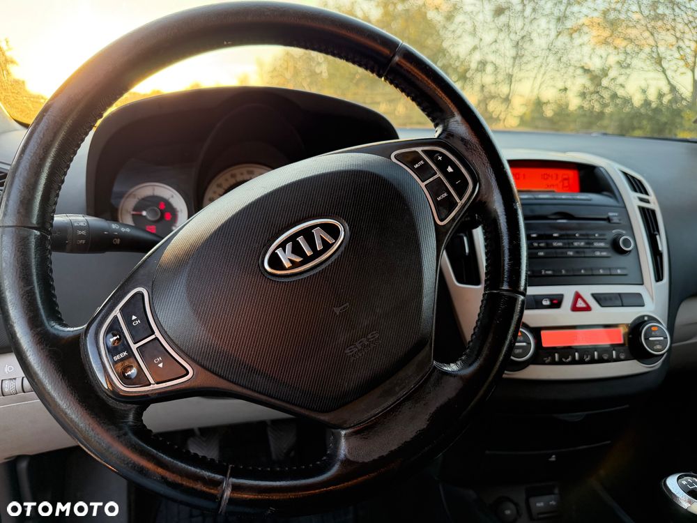 Kia Ceed 2.0 crdi Optimum + - 10
