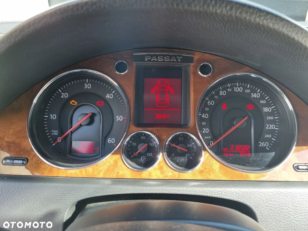 Volkswagen Passat 2.0 TDI DPF Highline - 17
