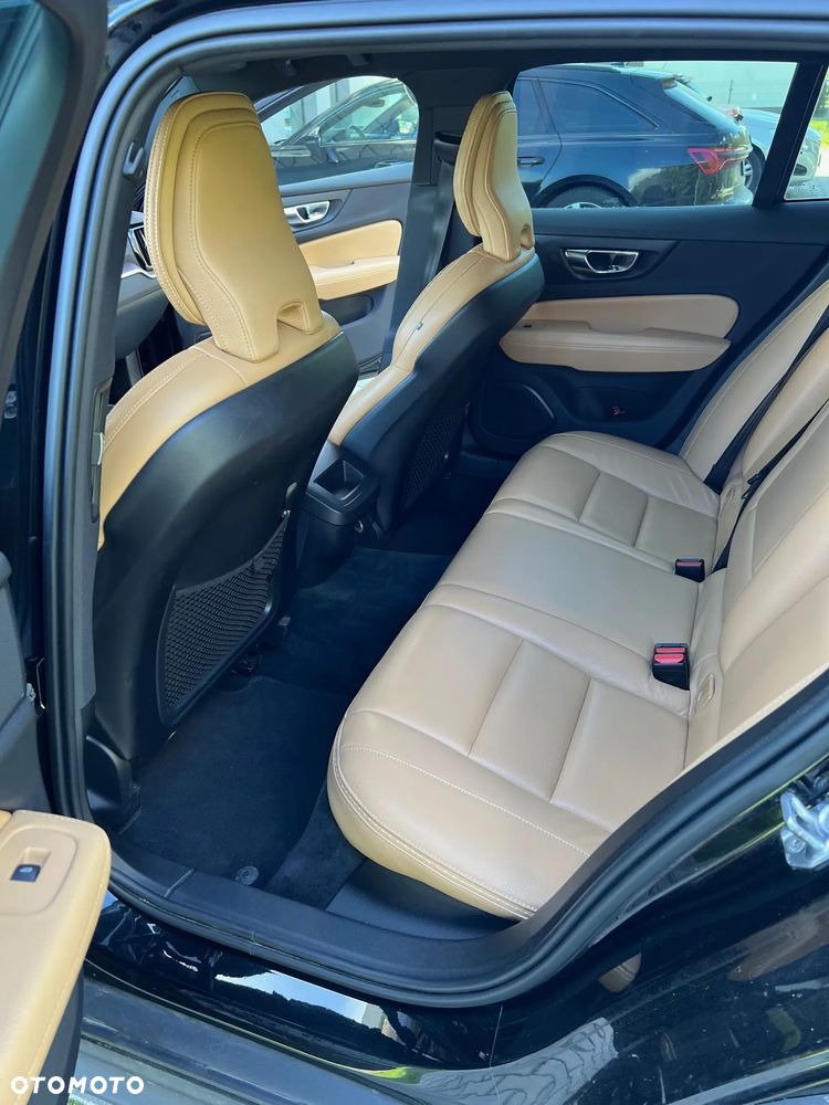 Volvo V60 Cross Country Pro T5 AWD - 15