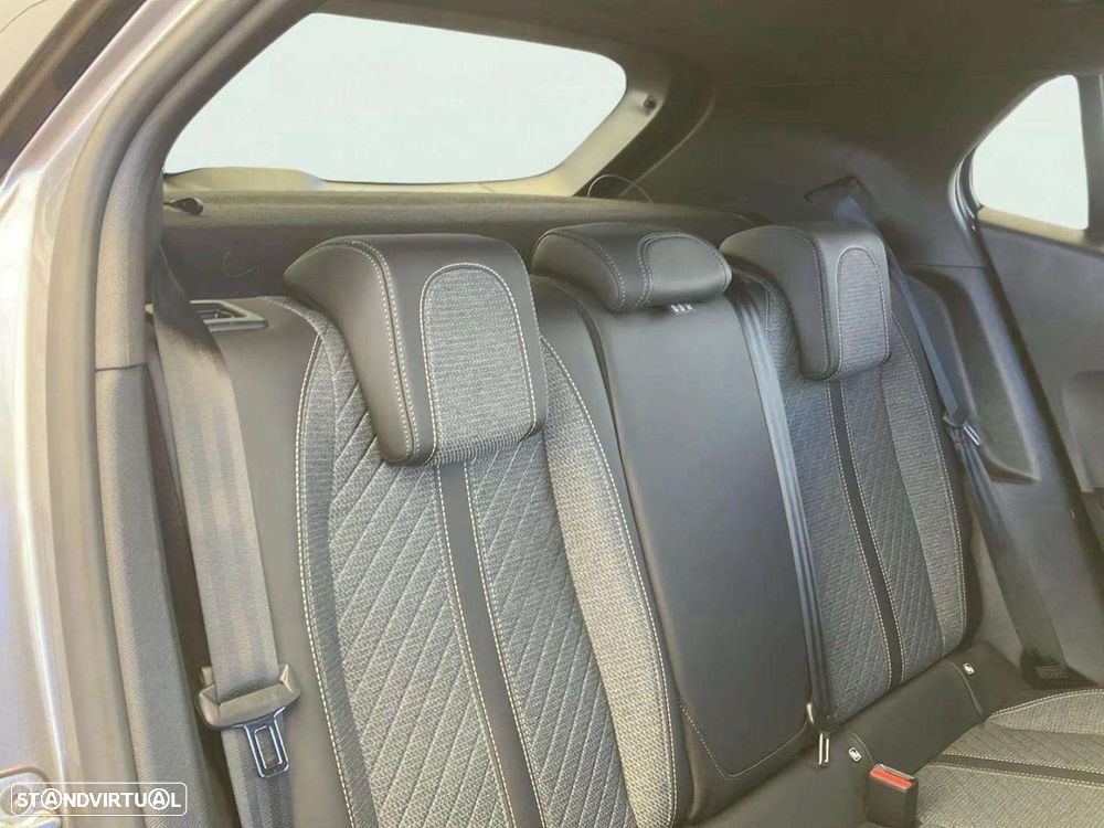 Peugeot 2008 1.2 PureTech Allure - 16
