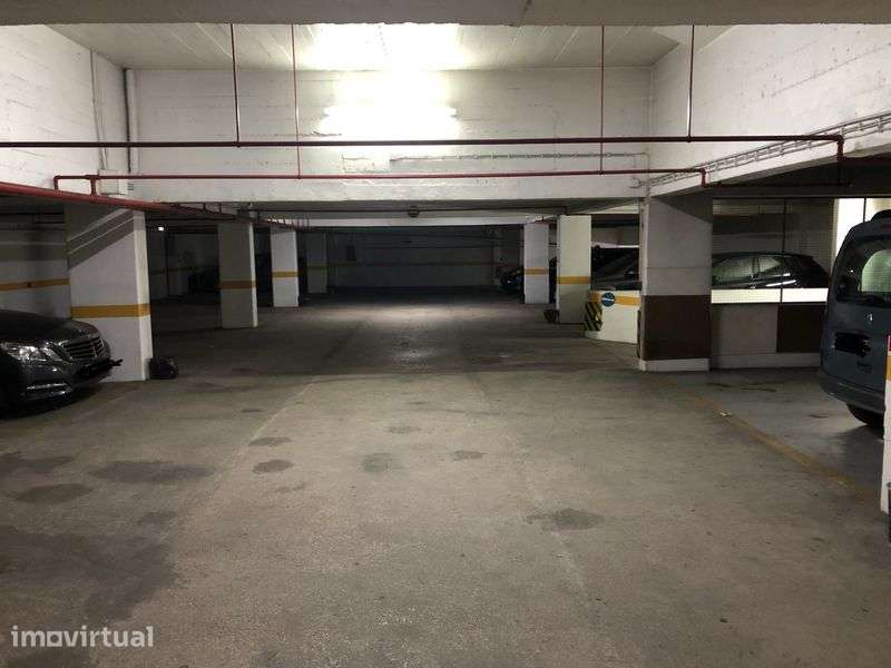 Lugar de garagem em benfica - Grande imagem: 3/4