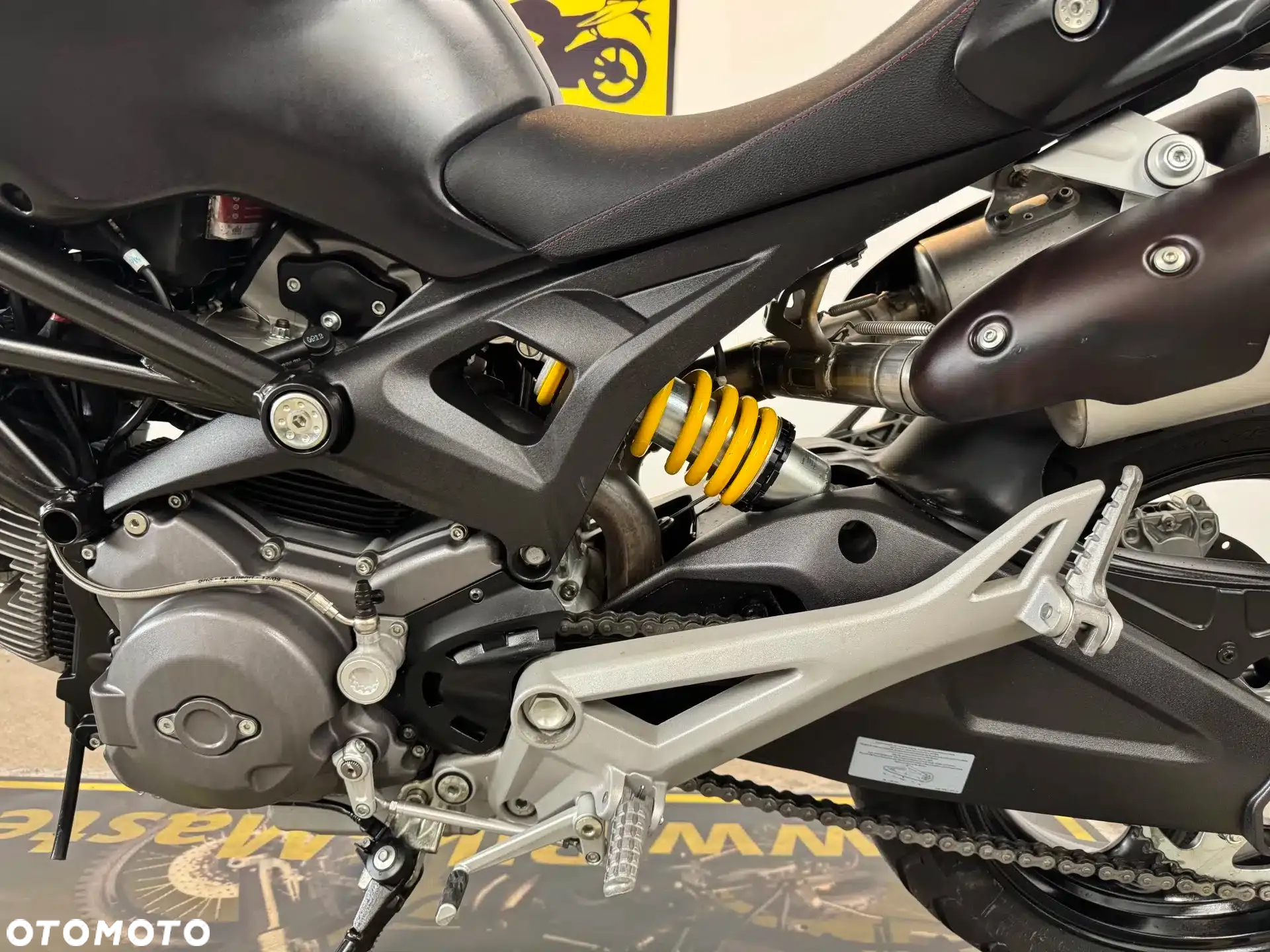 Ducati Monster - 24