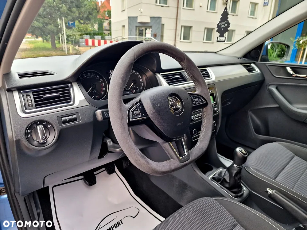 Skoda RAPID 1.6 TDI DPF Edition - 11