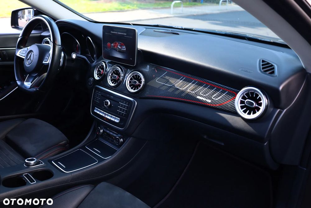 Mercedes-Benz CLA 200 7G-DCT AMG Line - 13