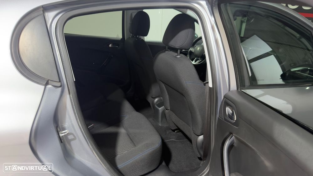Peugeot 208 82 VTI Style - 14