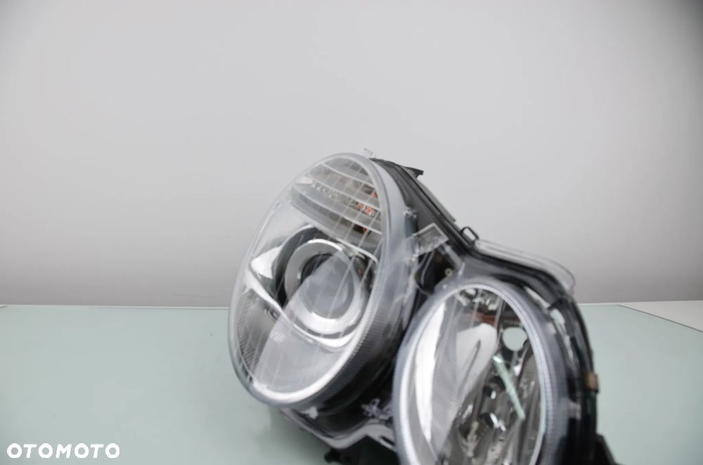 MERCEDES KLASA E W211 LIFT XENON DYNAMICZNY A2118205261 Prawy Przedni Oryginał - 2