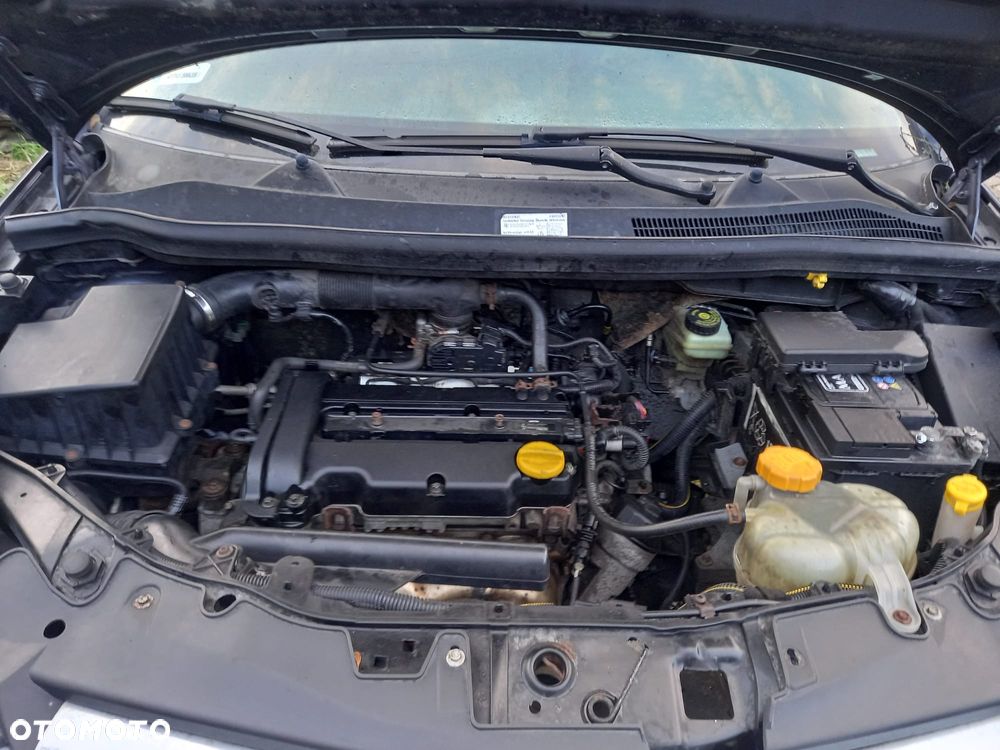 Opel Corsa 1.4 16V Sport - 29