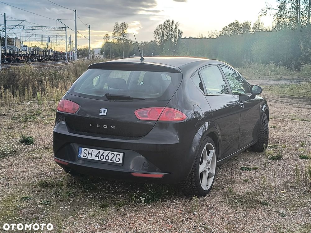Seat Leon 2009 photo 2