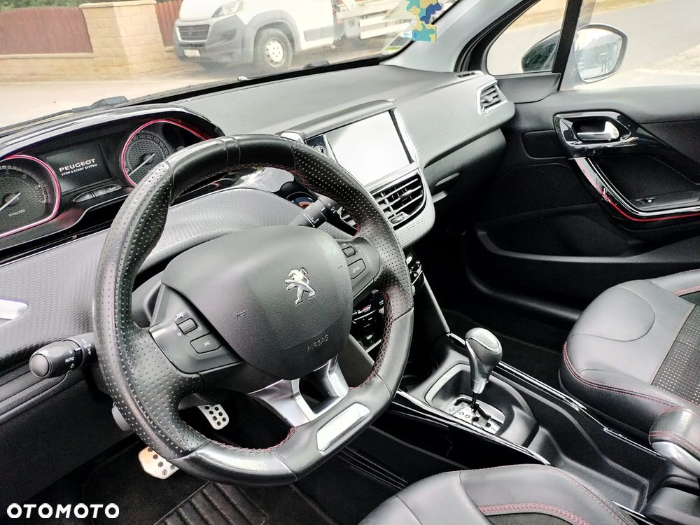 Peugeot 2008 1.2 Pure Tech Style S&S EAT6 - 15