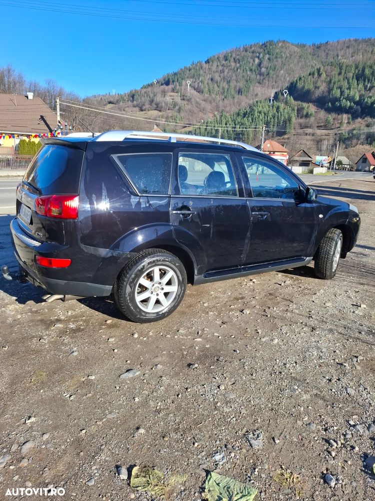 Peugeot 4007 - 9